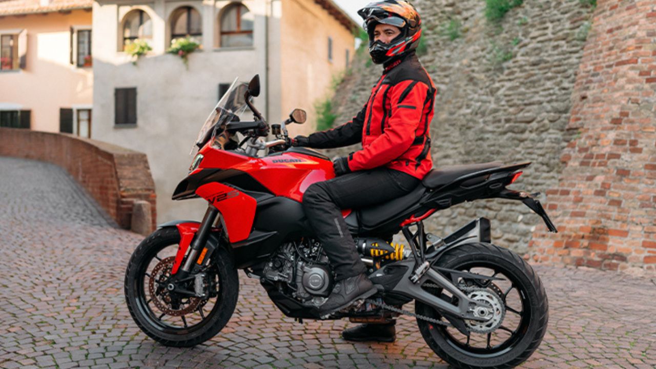 Ducati Multistrada V2 है Superbike Fans की Favourite Choice, Price कर देगा Surprise